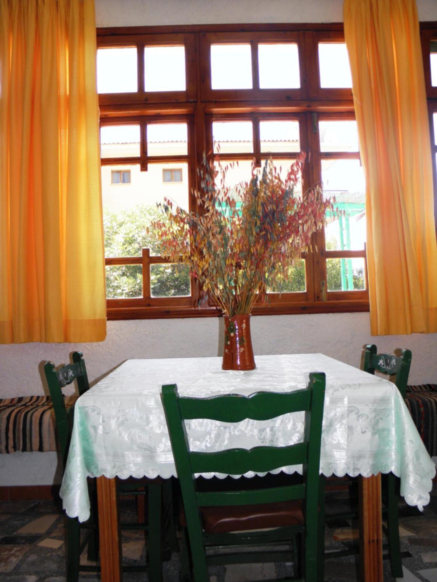 Katerina'S Apartment Plomari Bagian luar foto