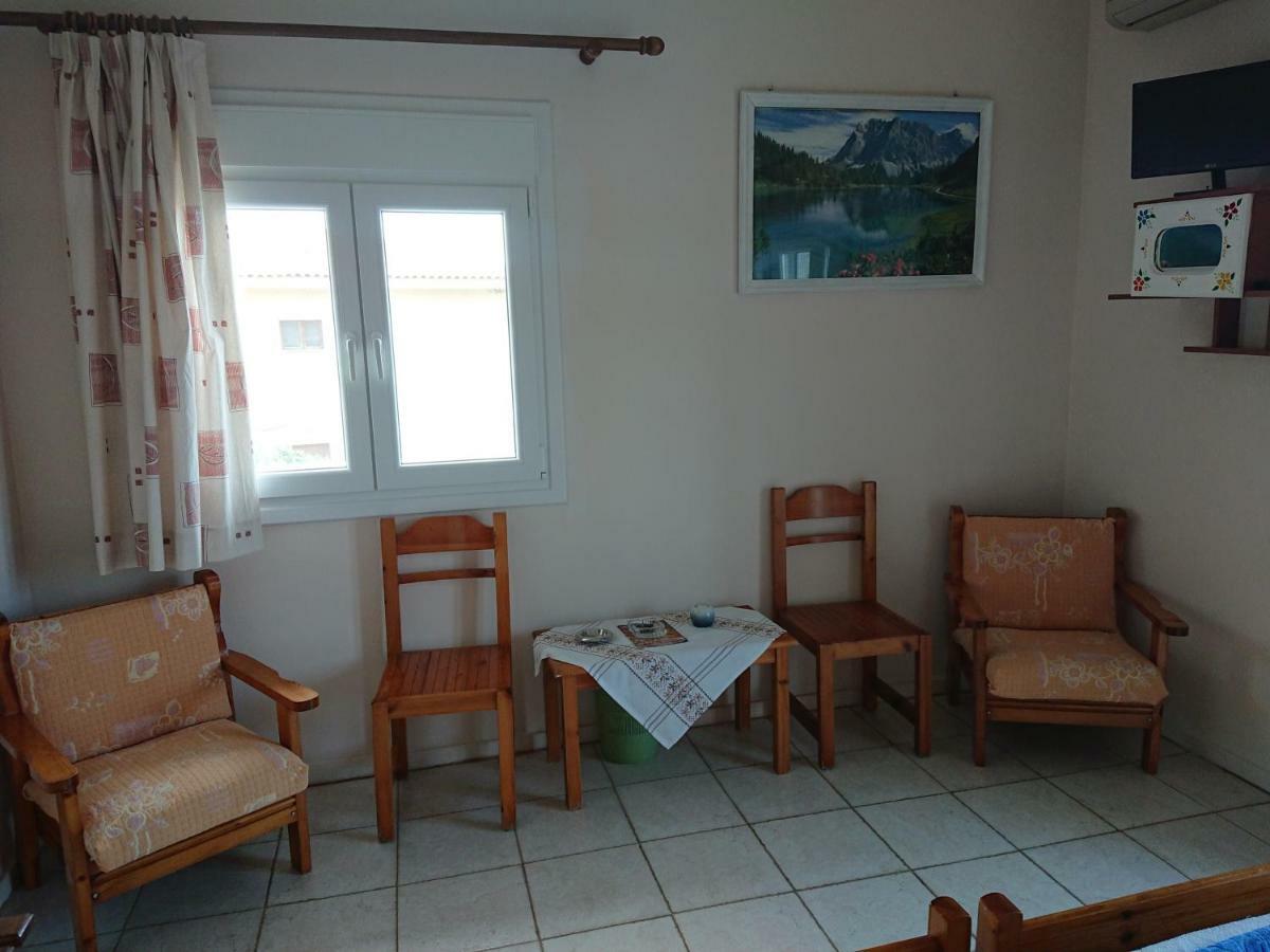 Katerina'S Apartment Plomari Bagian luar foto
